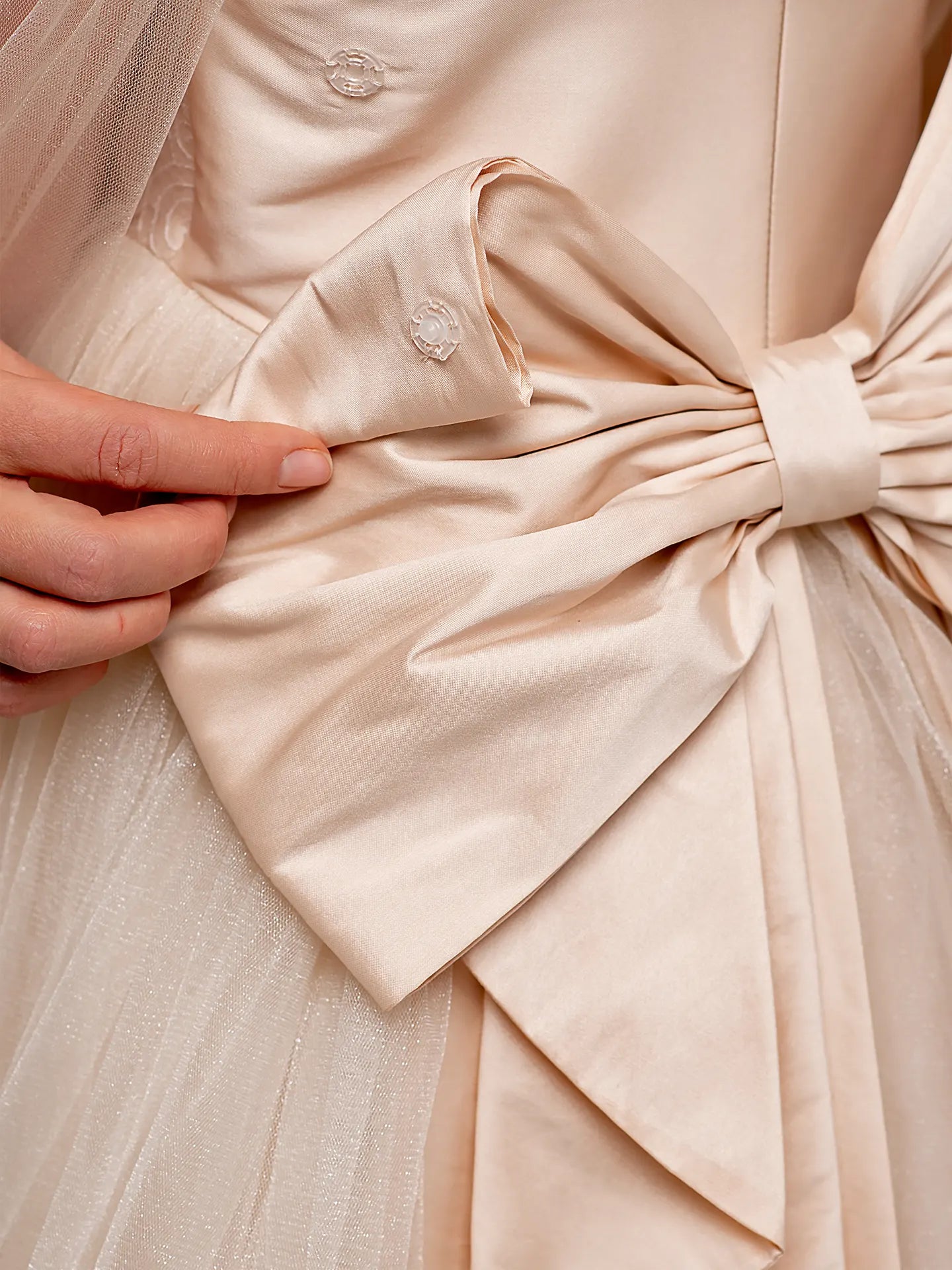 Ariel incredible dress with sleeves and bow