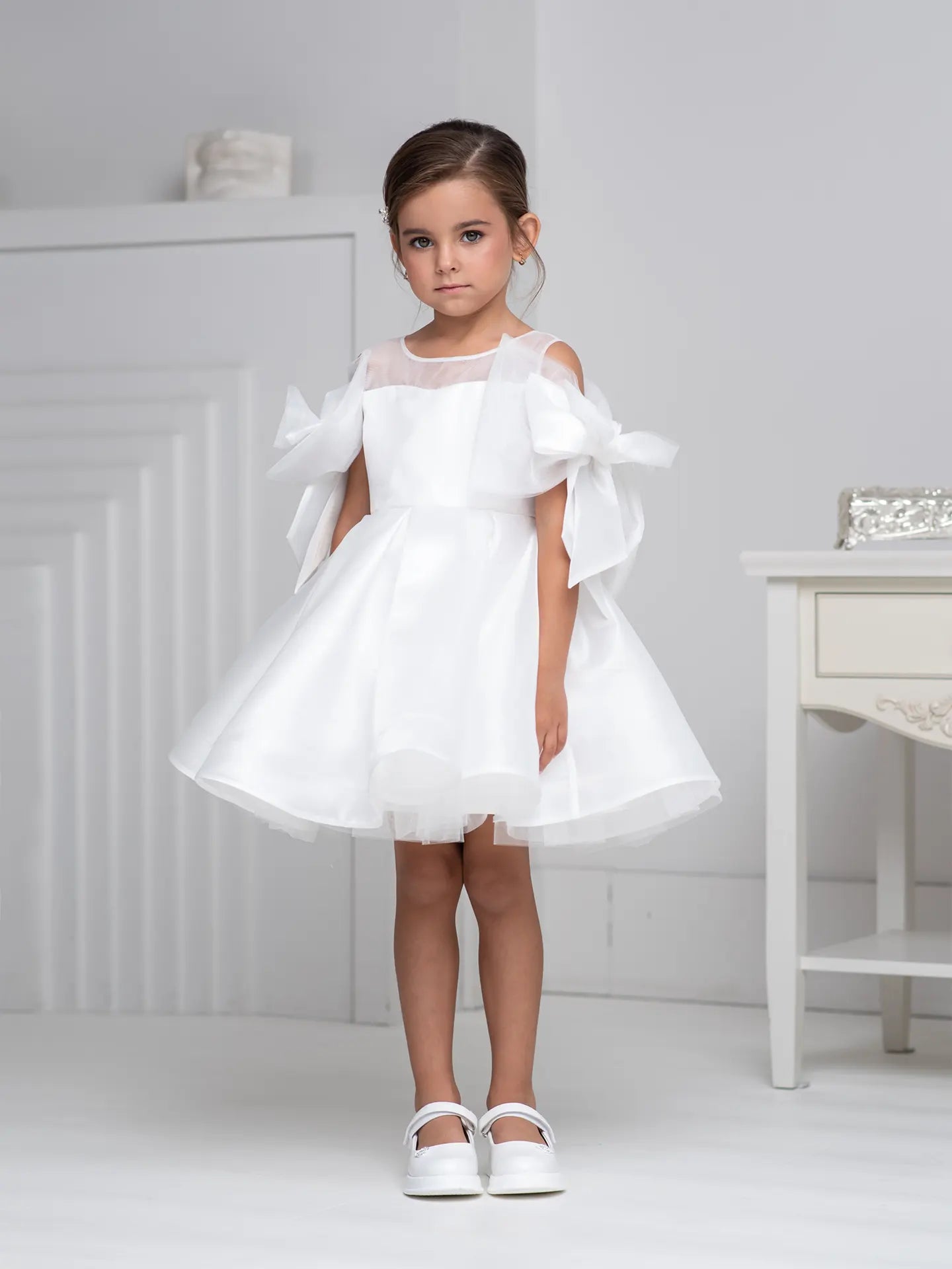 Bello Formal dress with bows for a young princess off white