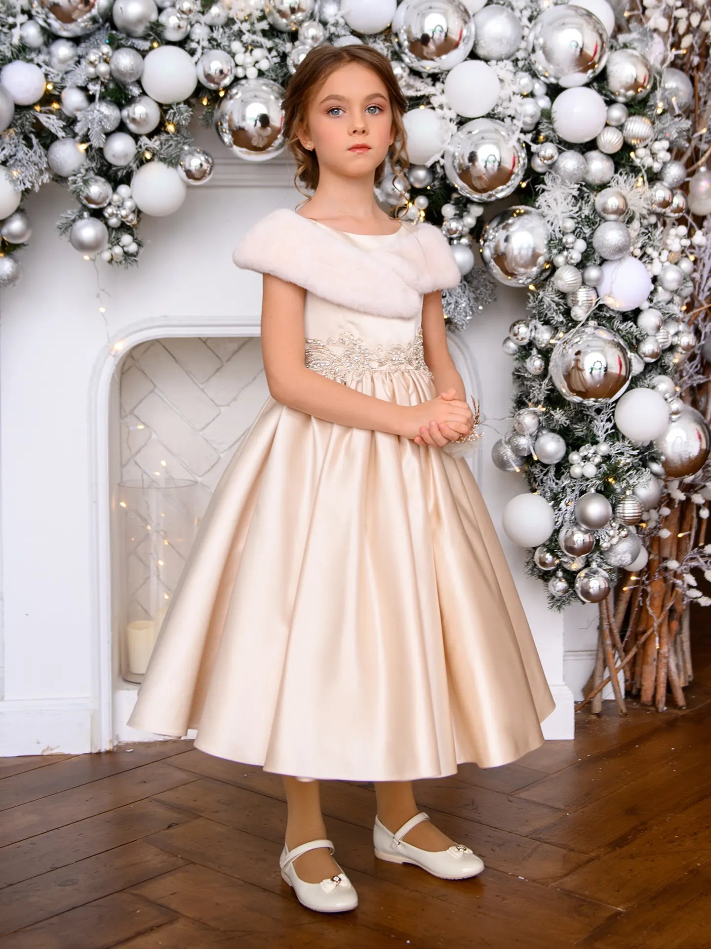 Anastasia Elegant dress with removable mink collar