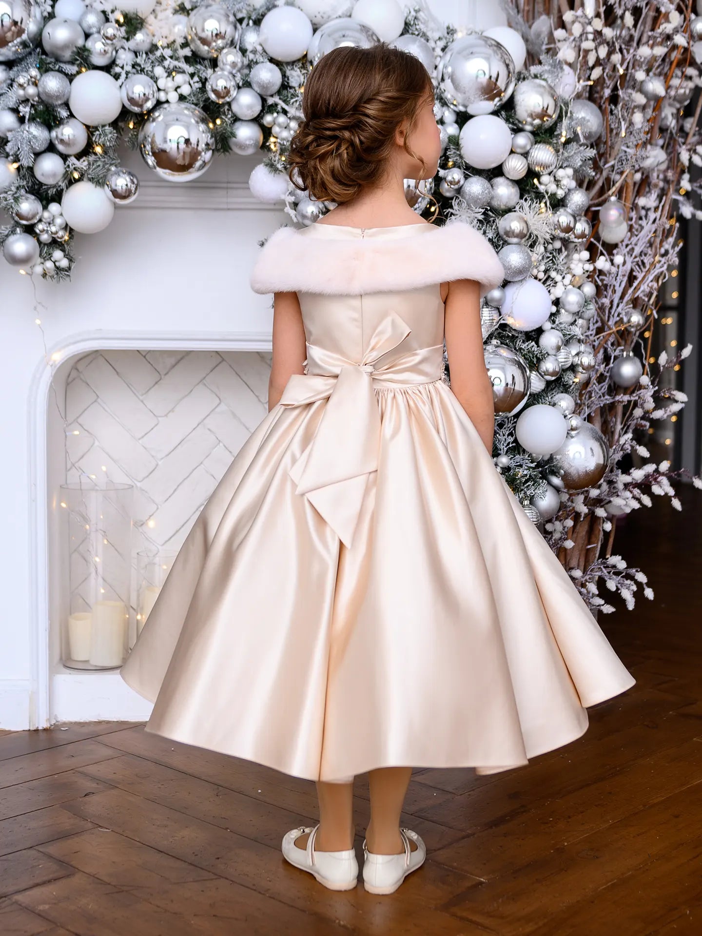 Anastasia Elegant dress with removable mink collar